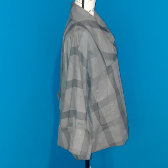 a.n.a Large Grey Plaid Swing Coat w/pockets - Picture 6 of 8
